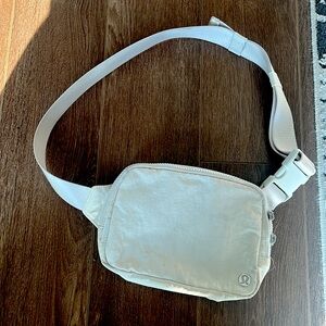 Lululemon Everywhere Belt Bag